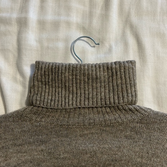 H&M Taupe Turtle Neck Sweater - Picture 3 of 4